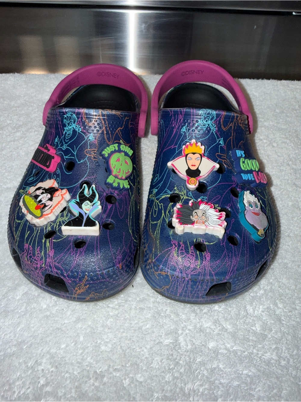 Disney Kids' Villians Crocs in Purple & Pink with Villains Charms Girls Size 13 - Picture 1 of 10